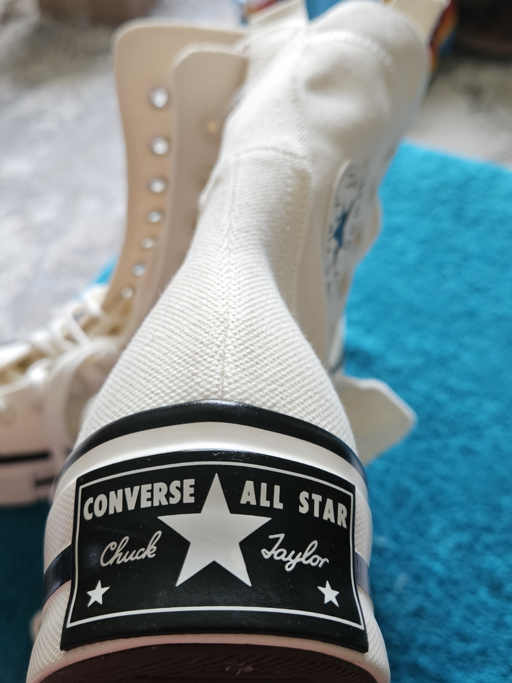 Cinverse Chuck 70 High-Top Sneakers - Picture 8 of 15